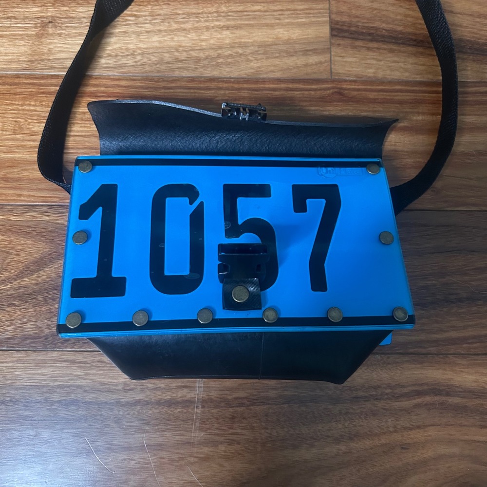 License Plate Bag Upcycled Shoulder Bag Crossbody Bag‎ Unique Purse - Picture 3 of 9